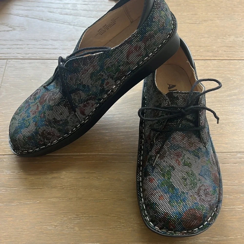 NWT Alegria Bree Multi Dot Floral Black Flats Leather Loafers Clog